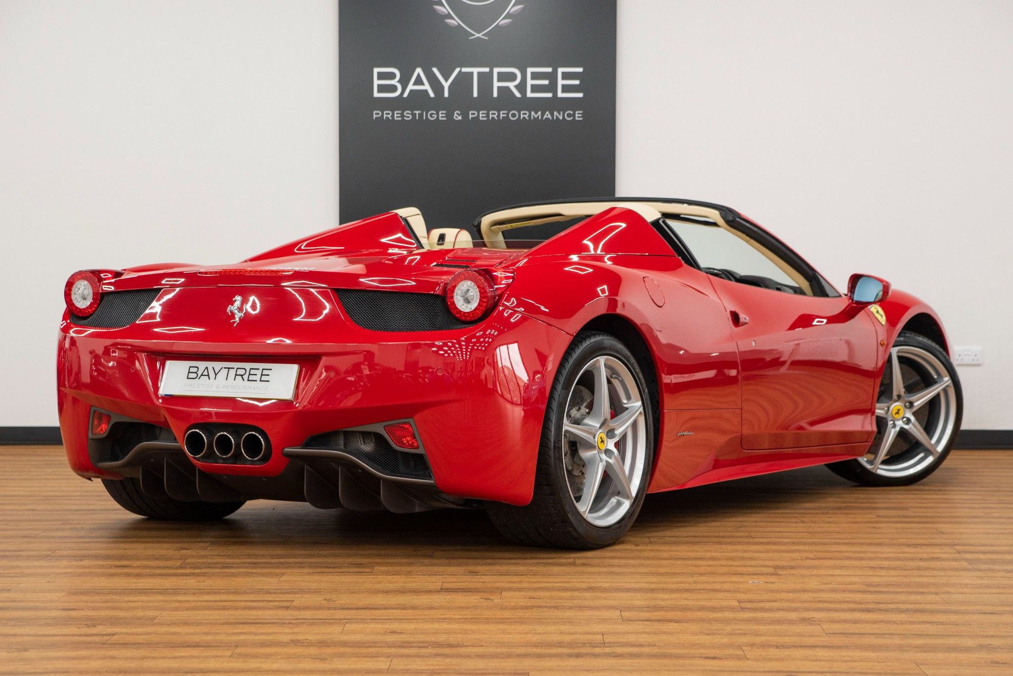USED 2013 63 FERRARI 458 4.5 SPIDER DCT 