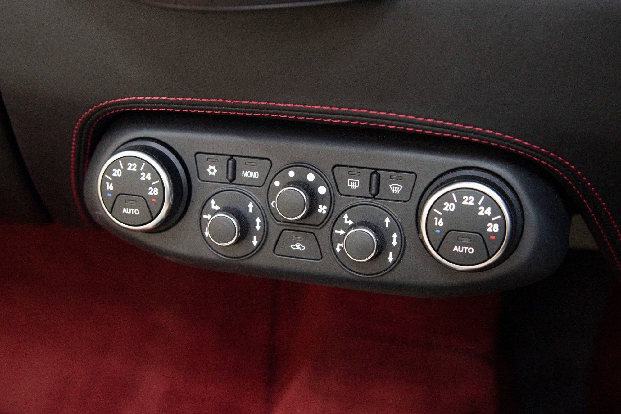 USED 2013 63 FERRARI 458 4.5 SPIDER DCT 