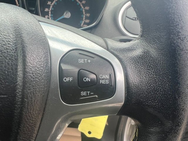 2013 Ford Fiesta - Photo 10