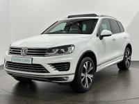 USED 2017 17 VOLKSWAGEN TOUAREG 3.0 V6 R-LINE TDI BLUEMOTION TECHNOLOGY 5d 259 BHP 3.0 V6 R - Line , Pure White , Full Black Leather, Glass Panoramic Slide Roof, Complete Service record