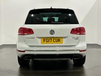 USED 2017 17 VOLKSWAGEN TOUAREG 3.0 V6 R-LINE TDI BLUEMOTION TECHNOLOGY 5d 259 BHP 3.0 V6 R - Line , Pure White , Full Black Leather, Glass Panoramic Slide Roof, Complete Service record