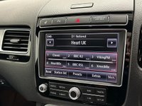 USED 2017 17 VOLKSWAGEN TOUAREG 3.0 V6 R-LINE TDI BLUEMOTION TECHNOLOGY 5d 259 BHP 3.0 V6 R - Line , Pure White , Full Black Leather, Glass Panoramic Slide Roof, Complete Service record