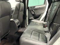 USED 2017 17 VOLKSWAGEN TOUAREG 3.0 V6 R-LINE TDI BLUEMOTION TECHNOLOGY 5d 259 BHP 3.0 V6 R - Line , Pure White , Full Black Leather, Glass Panoramic Slide Roof, Complete Service record