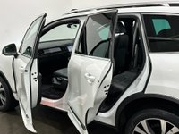 USED 2017 17 VOLKSWAGEN TOUAREG 3.0 V6 R-LINE TDI BLUEMOTION TECHNOLOGY 5d 259 BHP 3.0 V6 R - Line , Pure White , Full Black Leather, Glass Panoramic Slide Roof, Complete Service record
