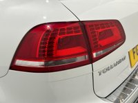 USED 2017 17 VOLKSWAGEN TOUAREG 3.0 V6 R-LINE TDI BLUEMOTION TECHNOLOGY 5d 259 BHP 3.0 V6 R - Line , Pure White , Full Black Leather, Glass Panoramic Slide Roof, Complete Service record