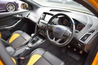 USED 2017 02 FORD FOCUS 2.0 ST-2 5d 247 BHP LOW MILES / FULL HISTORY