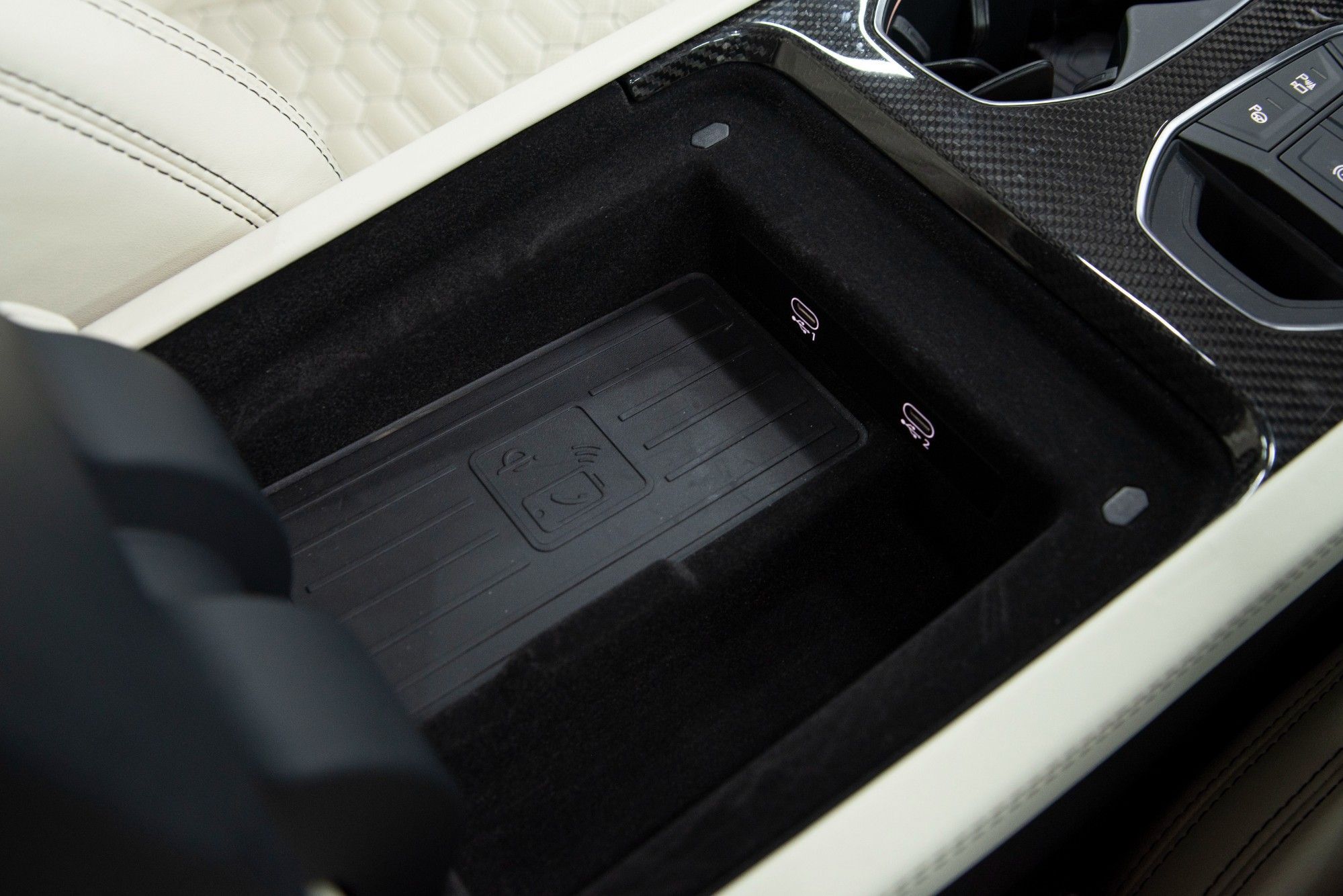USED 2022 22 LAMBORGHINI URUS 4.0 V8 5d AUTO 641 BHP ESTATE