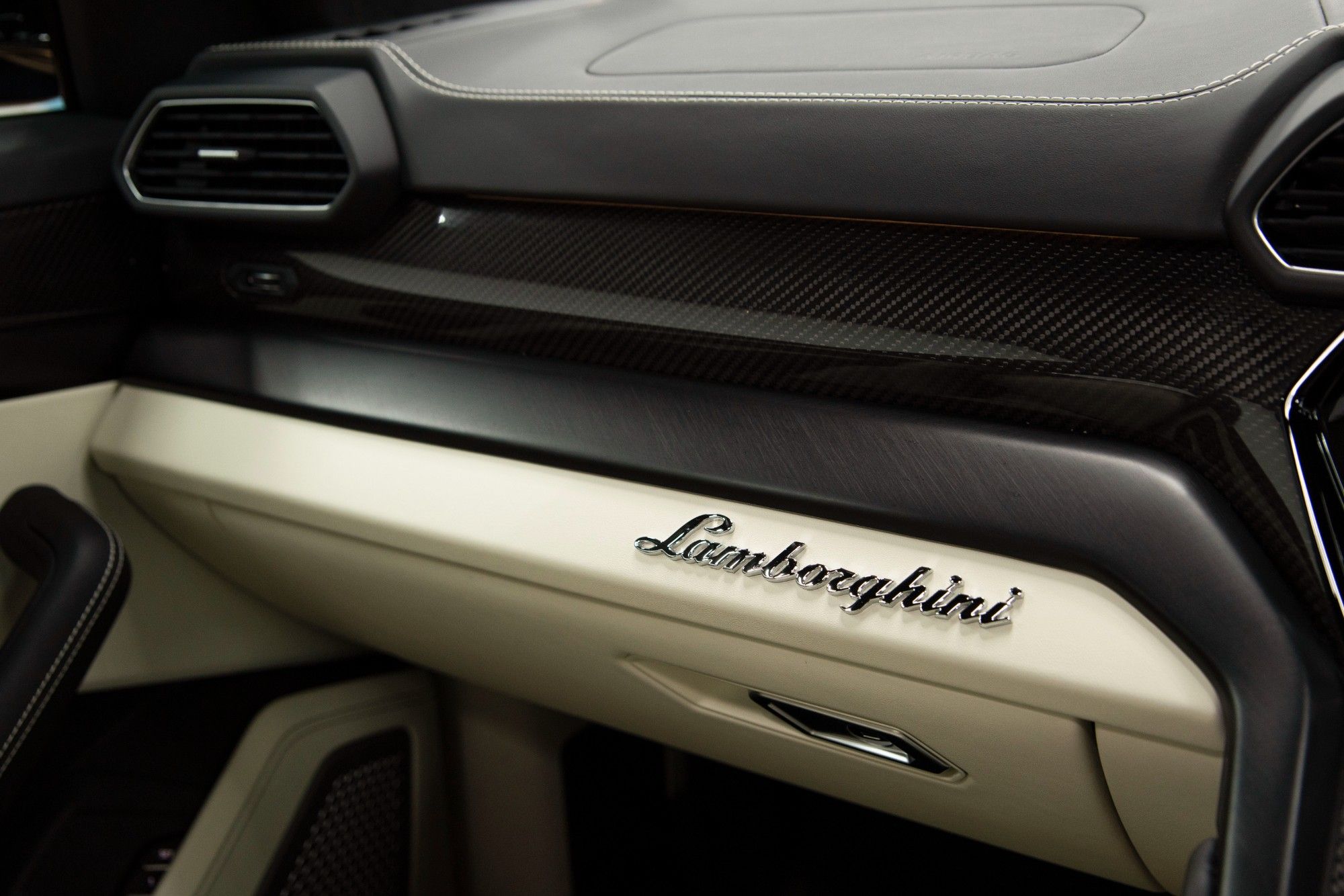 USED 2022 22 LAMBORGHINI URUS 4.0 V8 5d AUTO 641 BHP ESTATE