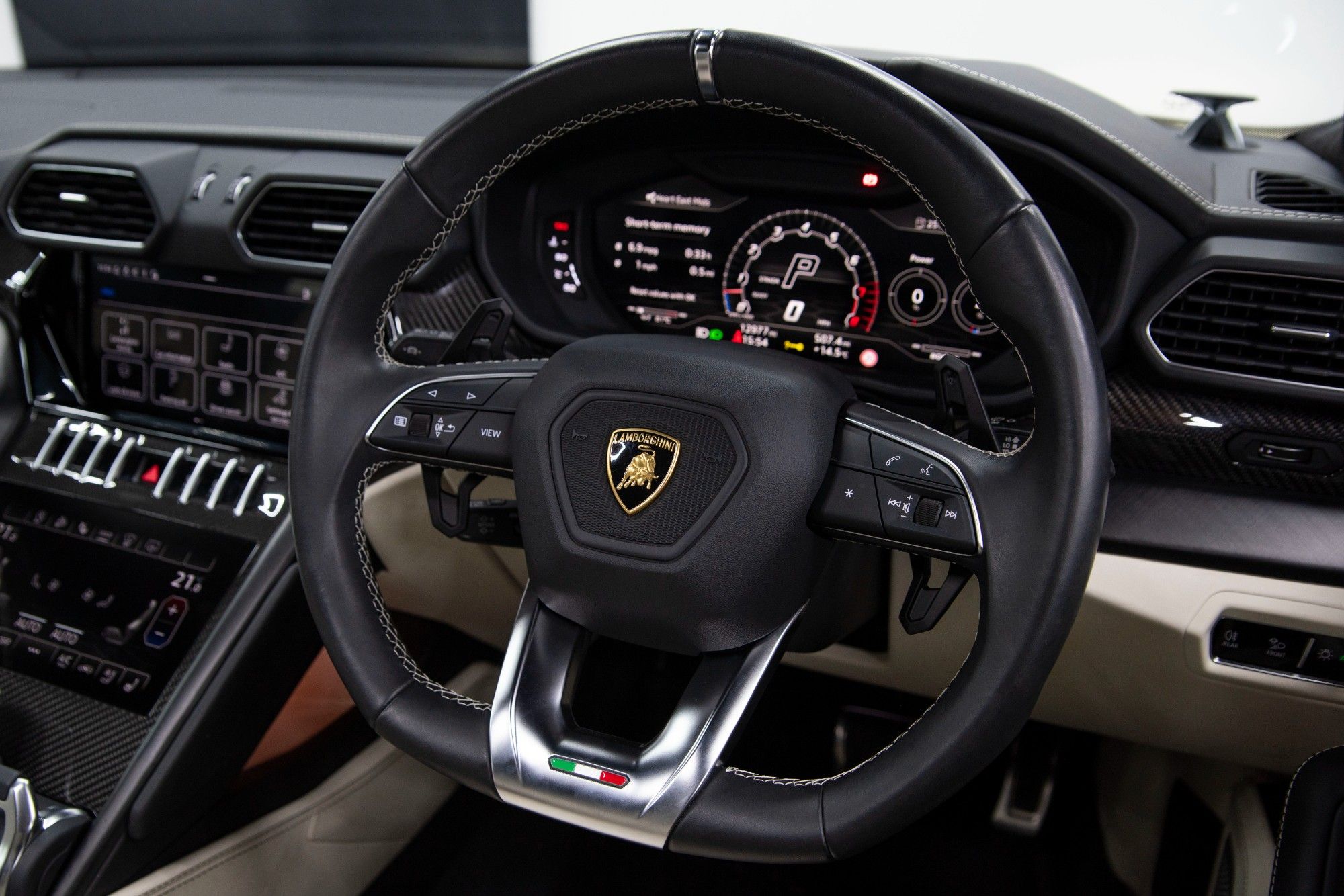 USED 2022 22 LAMBORGHINI URUS 4.0 V8 5d AUTO 641 BHP ESTATE