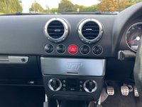 USED 2004 54 AUDI TT 1.8 T 3d 177 BHP 