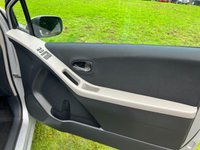 USED 2009 09 TOYOTA YARIS 1.3 SR VVT-I 3d 99 BHP 