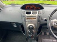 USED 2009 09 TOYOTA YARIS 1.3 SR VVT-I 3d 99 BHP 