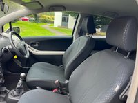 USED 2009 09 TOYOTA YARIS 1.3 SR VVT-I 3d 99 BHP 