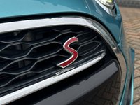 USED 2018 18 MINI CONVERTIBLE 2.0 COOPER S 2d 190 BHP BLUETOOTH HANDSFREE - JCW SPORTS PACK - JCW SPORTS STEERING WHEEL - 17" GLOSS BLACK TRACK SPOKE ALLOYS - CRUISE CONTROL - USB INTERFACE - BLUETOOTH AUDIO