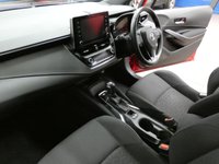 USED 2020 20 TOYOTA COROLLA 2.0 DESIGN 5d 181 BHP SAT NAV REAR VIEW CAMERA HEATED SEATS 1 OWNER TOYOTA WARRANTY MARCH 2030