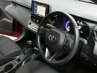 USED 2020 20 TOYOTA COROLLA 2.0 DESIGN 5d 181 BHP SAT NAV REAR VIEW CAMERA HEATED SEATS 1 OWNER TOYOTA WARRANTY MARCH 2030