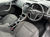 USED 2011 11 VAUXHALL ASTRA 1.6 EXCLUSIV 5d 113 BHP AIR CONDITIONING - 17" ALLOY WHEELS - CRUSIE CONTROL - MULTIFUNCTION STEERING WHEEL