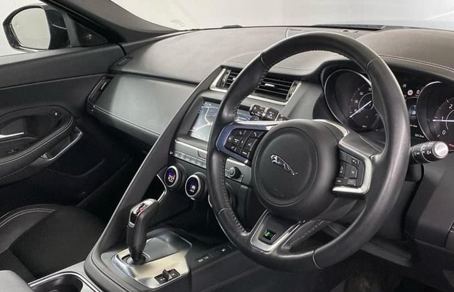 2019 JAGUAR E-PACE - Photo 3