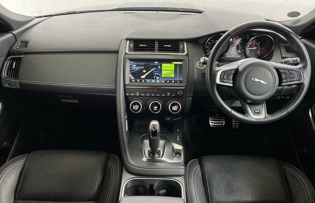2019 JAGUAR E-PACE - Photo 4