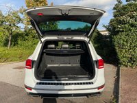USED 2017 17 VOLKSWAGEN TOUAREG 3.0 V6 R-LINE PLUS TDI BLUEMOTION TECHNOLOGY 5d 259 BHP 