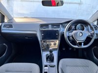 USED 2018 18 VOLKSWAGEN GOLF 1.6 SE NAVIGATION TDI BLUEMOTION TECHNOLOGY 5d 114 BHP www.suffolkcarcentre.co.uk - Located at Ilketshall