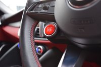 USED 2020 70 ALFA ROMEO GIULIA 2.0 TB VELOCE 4d 277 BHP 1 OWNER / RED LEATHER / 19"