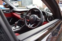 USED 2020 70 ALFA ROMEO GIULIA 2.0 TB VELOCE 4d 277 BHP 1 OWNER / RED LEATHER / 19"