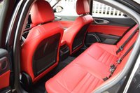 USED 2020 70 ALFA ROMEO GIULIA 2.0 TB VELOCE 4d 277 BHP 1 OWNER / RED LEATHER / 19"