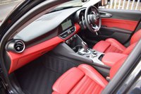USED 2020 70 ALFA ROMEO GIULIA 2.0 TB VELOCE 4d 277 BHP 1 OWNER / RED LEATHER / 19"