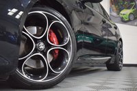 USED 2020 70 ALFA ROMEO GIULIA 2.0 TB VELOCE 4d 277 BHP 1 OWNER / RED LEATHER / 19"