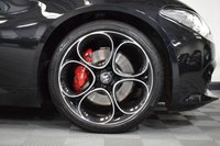 USED 2020 70 ALFA ROMEO GIULIA 2.0 TB VELOCE 4d 277 BHP 1 OWNER / RED LEATHER / 19"