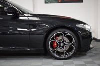 USED 2020 70 ALFA ROMEO GIULIA 2.0 TB VELOCE 4d 277 BHP 1 OWNER / RED LEATHER / 19"