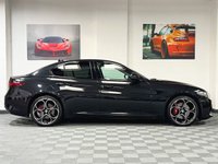 USED 2020 70 ALFA ROMEO GIULIA 2.0 TB VELOCE 4d 277 BHP 1 OWNER / RED LEATHER / 19"