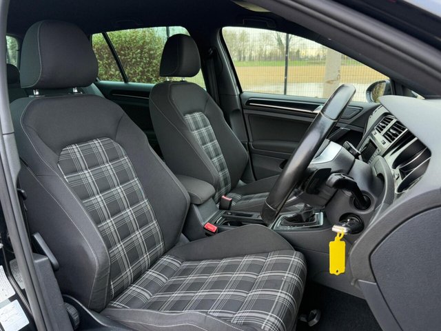 2015 Volkswagen Golf - Photo 8