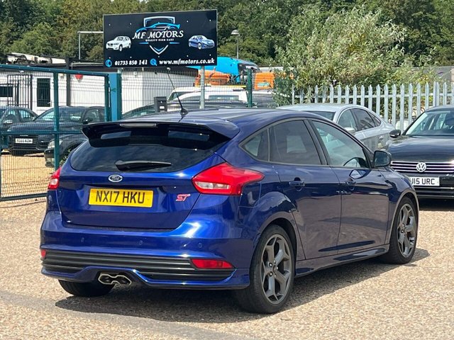 2017 Ford Focus - Photo 7