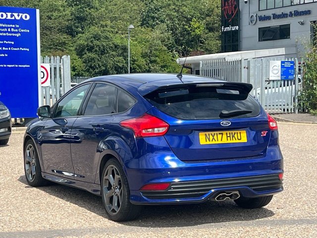 2017 Ford Focus - Photo 5