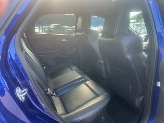 2017 Ford Focus - Photo 6