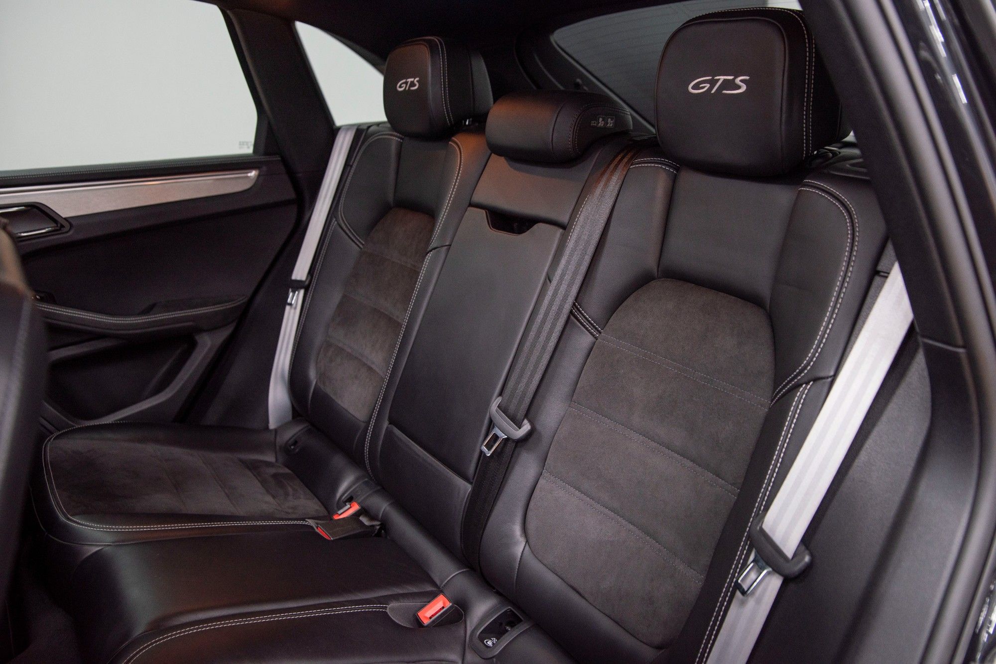 USED 2018 18 PORSCHE MACAN 3.0 GTS PDK 5d 355 BHP 