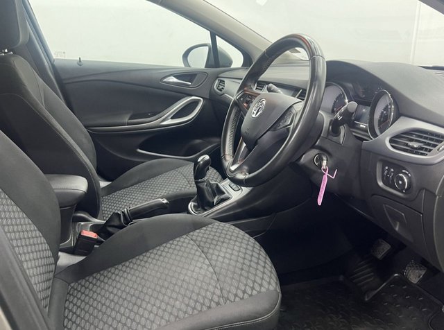 2017 VAUXHALL ASTRA TOURER - Photo 10