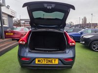 USED 2019 69 VOLVO V40 2.0 T2 MOMENTUM EDITION 5DR 121 BHP +++ FREE 12 MONTHS WARRANTY+++