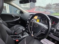 USED 2019 69 VOLVO V40 2.0 T2 MOMENTUM EDITION 5DR 121 BHP +++ FREE 12 MONTHS WARRANTY+++