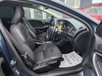 USED 2019 69 VOLVO V40 2.0 T2 MOMENTUM EDITION 5DR 121 BHP +++ FREE 12 MONTHS WARRANTY+++