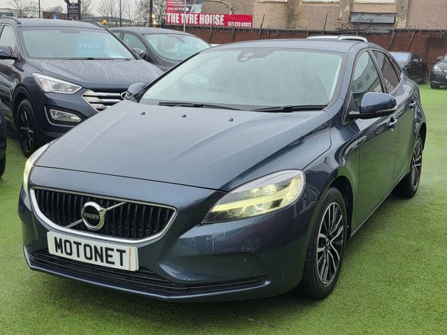 2019 VOLVO V40 2.0 T2 MOMENTUM EDITION 5DR 121 BHP - Photo 5