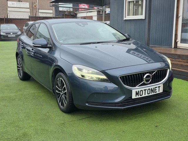 2019 VOLVO V40 2.0 T2 MOMENTUM EDITION 5DR 121 BHP