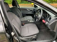 USED 2012 12 MERCEDES-BENZ C-CLASS 2.1 C220 CDI BLUEEFFICIENCY SE 4d 168 BHP 2012/12reg MERCEDES C220 CDi SE AUTOMATIC - 1 FORMER KEEPER - SERVICE HISTORY - 32,931 MILES ONLY - BLUE EFFICIENCY 60+ MPG