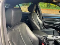 USED 2018 68 BMW 3 SERIES SALOON 2.0 320I M SPORT 4d 181 BHP STUNNING LOW MILEAGE 2018/68reg BMW 320i M-SPORT 4DR AUTOMATIC - 2 FORMER KEEPERS - 12 MONTHS FREE WARRANTY/BREAKDOWN RECOVERY - SERVICE HISTORY - 32,700 MILES ONLY - SATELLITE NAVIGATION - FULL DAKOTA BLACK LEATHER