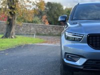 USED 2019 19 VOLVO XC40 1.5 T3 (155) R DESIGN Pro 5dr Euro 6 (Black Leather Seats, Electric Drivers Seat, Heated Windscreen, Satellite Navigation) NATIONWIDE DELIVERY - RESERVE ONLINE TODAY