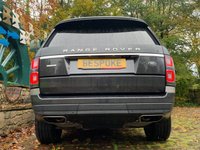 USED 2018 18 LAND ROVER RANGE ROVER 4.4 SDV8 AUTOBIOGRAPHY 5d 340 BHP STUNNING 'HUGE SPEC' (SEE LIST) 2018 RANGE ROVER AUTOBIOGRAPHY 4.4 SDV8 - AUTOMATIC PADDLE SHIFT GEARBOX - HEATED/COLED 24 WAY ELEC ADJUSTABLE PERFORATED LEATHER - TWIN GLASS ROOF - 21 INCH UPGRADE ALLOYS - 1 FORMER KEEPER  - FULL J/L/R SERVICE HISTORY - COST NEW IN EXCESS OF &pound;105K NOW RETAILING FOR LESS THAN HALF THAT FIGURE !!!