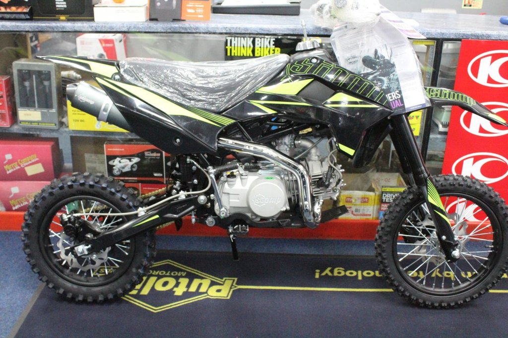 Stomp Superstomp 140cc Regular Wheel In Stock Free Helmet Included