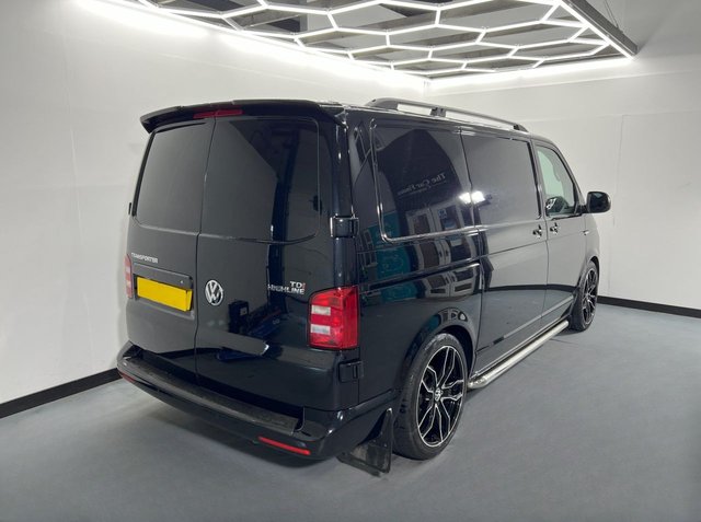 2017 VOLKSWAGEN TRANSPORTER - Photo 2